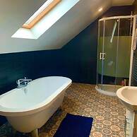 Forest View House Hot Tub Sleeps 9