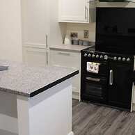 Forest View House Hot Tub Sleeps 9