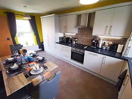 3BR Cosy Modern Stay