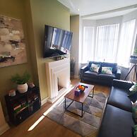 2BR Cozy Duplex in Belfast