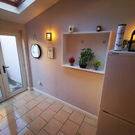 2BR Cozy Duplex in Belfast