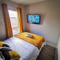 2BR Cozy Duplex in Belfast