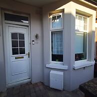 2BR Cozy Duplex in Belfast