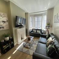 2BR Cozy Duplex in Belfast