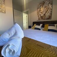 2BR Cozy Duplex in Belfast