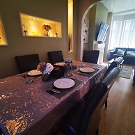 2BR Cozy Duplex in Belfast