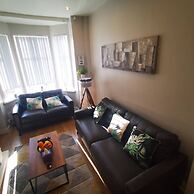 2BR Cozy Duplex in Belfast