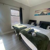 2BR Cozy Duplex in Belfast