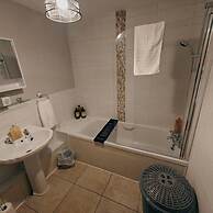 2BR Cosy City Centre Apartment