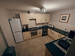 2BR Cosy City Centre Apartment