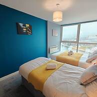 2BR Stunning City Centre Apt