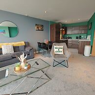 2BR Stunning City Centre Apt