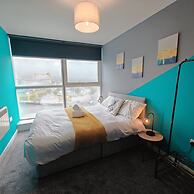 2BR Stunning City Centre Apt