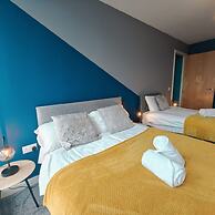 2BR Stunning City Centre Apt