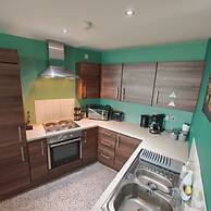 2BR Stunning City Centre Apt