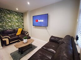 4BR Modern Botanic House