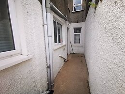 4BR Modern Botanic House