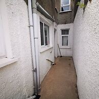 4BR Modern Botanic House