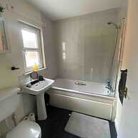 4BR House Popular Ravenhill Road