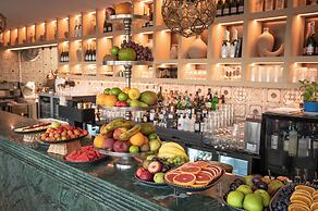 Hayat Sky Hotel