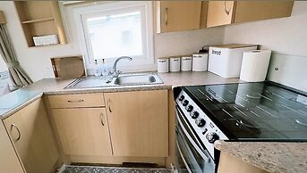 Impeccable 2-bed Static Caravan in Morecambe