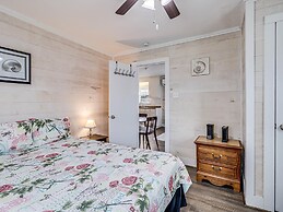 Flirtly Flamingo Rp203a 2 Bedroom Duplex by RedAwning