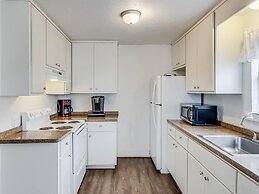 Flirtly Flamingo Rp203a 2 Bedroom Duplex by RedAwning