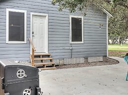 Merry Macaw Rp203b 1 Bedroom Duplex by RedAwning