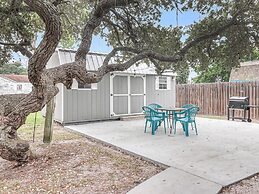 Merry Macaw Rp203b 1 Bedroom Duplex by RedAwning