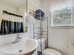 Merry Macaw Rp203b 1 Bedroom Duplex by RedAwning