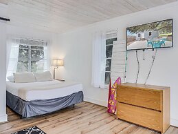 Merry Macaw Rp203b 1 Bedroom Duplex by RedAwning