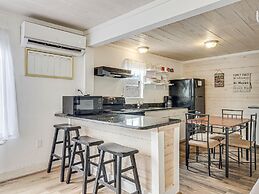 Merry Macaw Rp203b 1 Bedroom Duplex by RedAwning