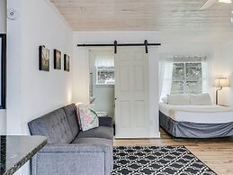 Merry Macaw Rp203b 1 Bedroom Duplex by RedAwning