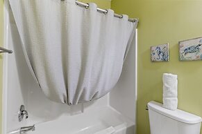 River Crossing #522 2 Bedroom Condo by RedAwning