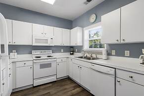 River Crossing #522 2 Bedroom Condo by RedAwning