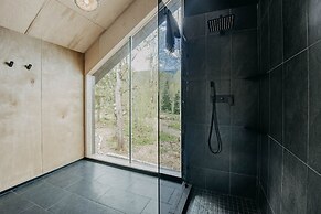 58mf - Wi-fi - Pets Ok - Evc - Amazing Views 2 Bedroom Cabin by RedAwn