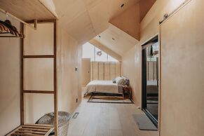 58mf - Wi-fi - Pets Ok - Evc - Amazing Views 2 Bedroom Cabin by RedAwn