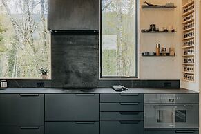 58mf - Wi-fi - Pets Ok - Evc - Amazing Views 2 Bedroom Cabin by RedAwn