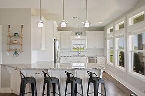 Tipsy Turtle 3 Bedroom Home by RedAwning