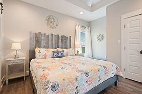 Tipsy Turtle 3 Bedroom Home by RedAwning