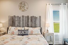 Tipsy Turtle 3 Bedroom Home by RedAwning