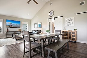 Tipsy Turtle 3 Bedroom Home by RedAwning