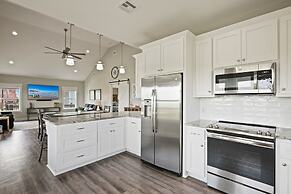 Tipsy Turtle 3 Bedroom Home by RedAwning