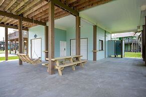 Tipsy Turtle 3 Bedroom Home by RedAwning