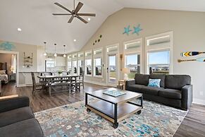 Tipsy Turtle 3 Bedroom Home by RedAwning