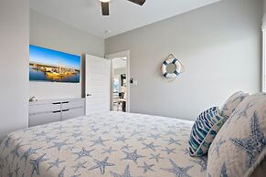 Tipsy Turtle 3 Bedroom Home by RedAwning