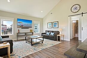 Tipsy Turtle 3 Bedroom Home by RedAwning