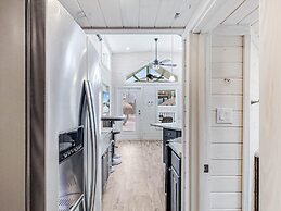 Tequila Sunrise Sfth6 1 Bedroom Cottage by RedAwning