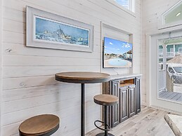 Tequila Sunrise Sfth6 1 Bedroom Cottage by RedAwning