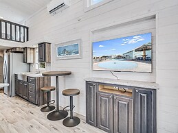 Tequila Sunrise Sfth6 1 Bedroom Cottage by RedAwning